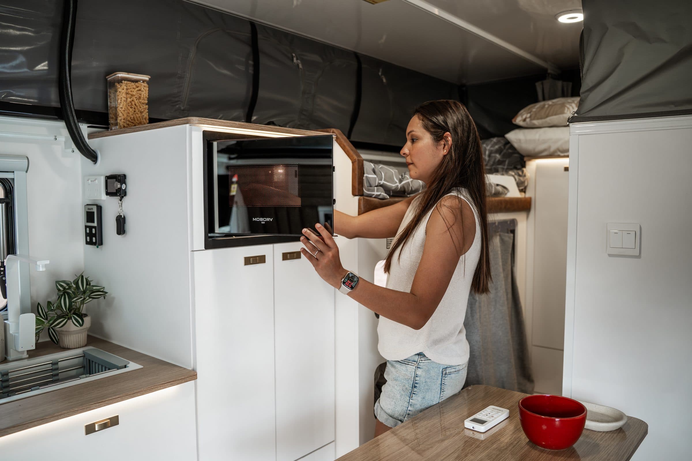 EXPEDITION MAX feature: Off-grid is the standard